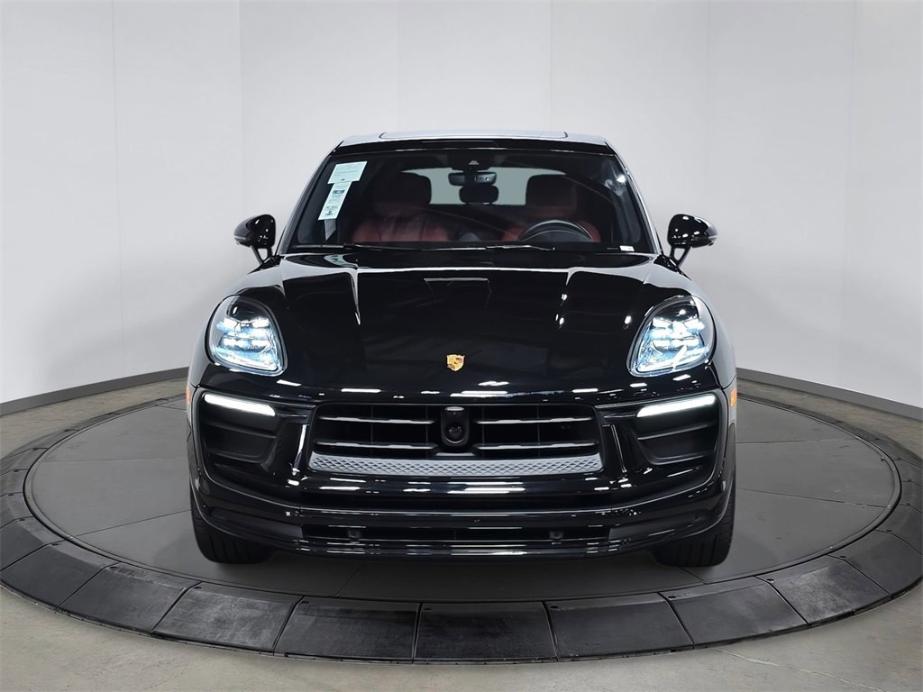 Used 2025 Porsche Macan image 10