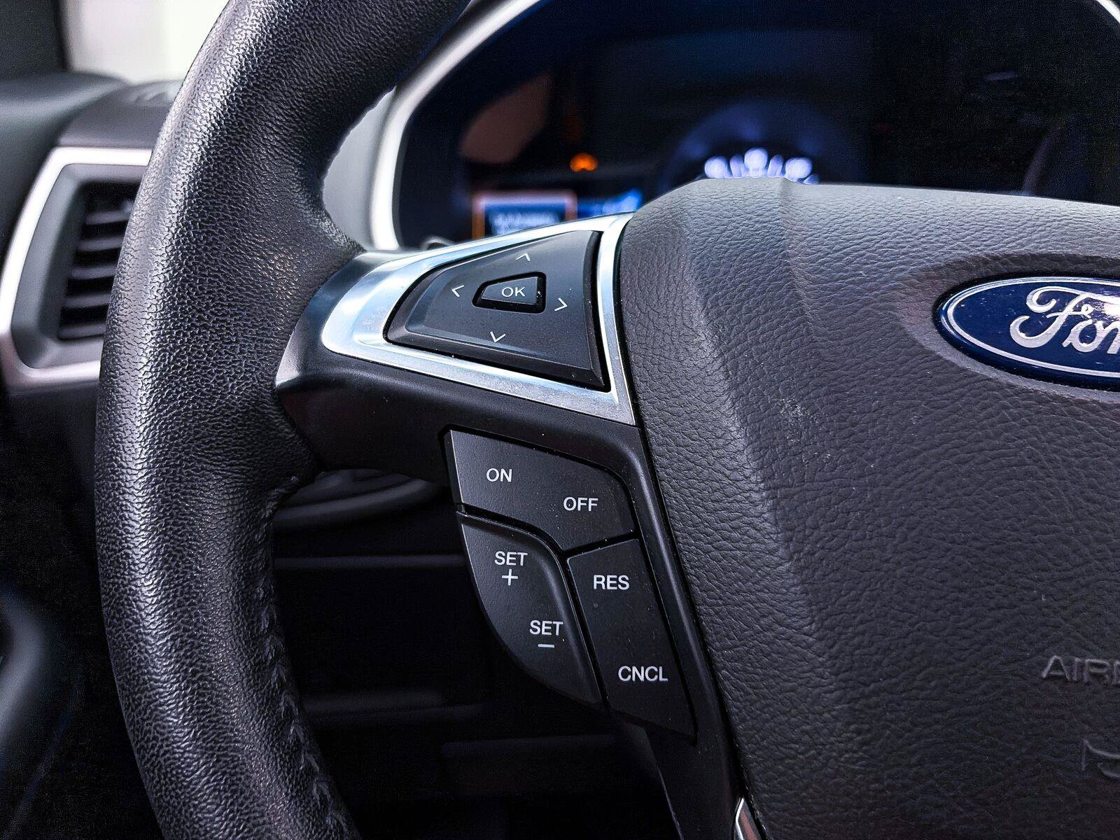 Used 2019 Ford Edge SEL w/ Cold Weather Package AWD/4WD image 30