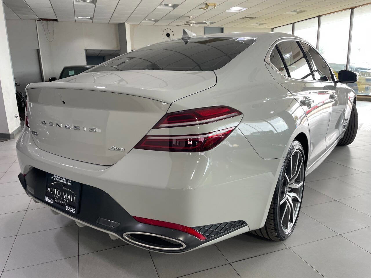 Used 2024 Genesis G70 2.5T image 7