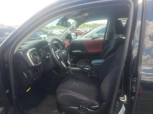 Used 2018 Toyota Tacoma SR5 AWD/4WD image 4