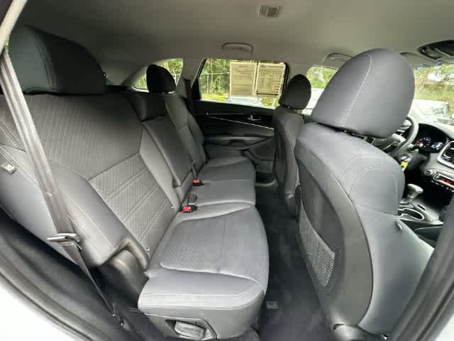 Used 2019 Kia Sorento AWD V6 image 23