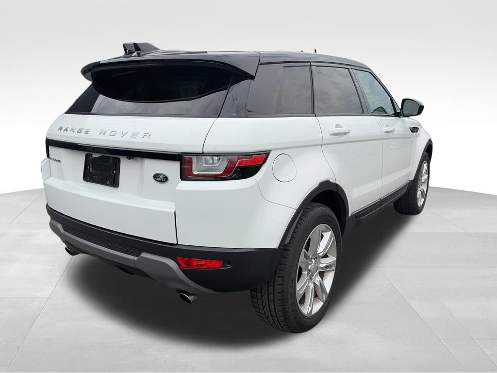 Used 2017 Land Rover Range Rover Evoque SE image 16