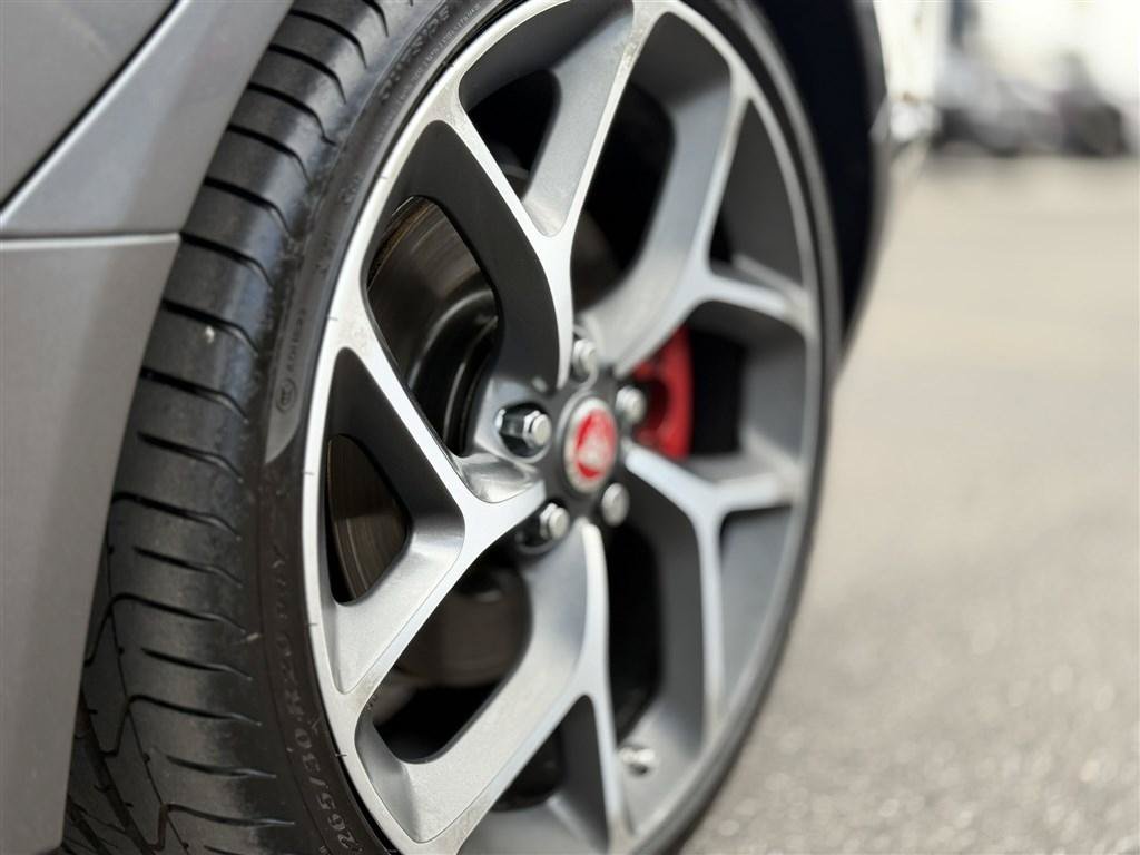 Used 2018 Jaguar XE S AWD/4WD image 13