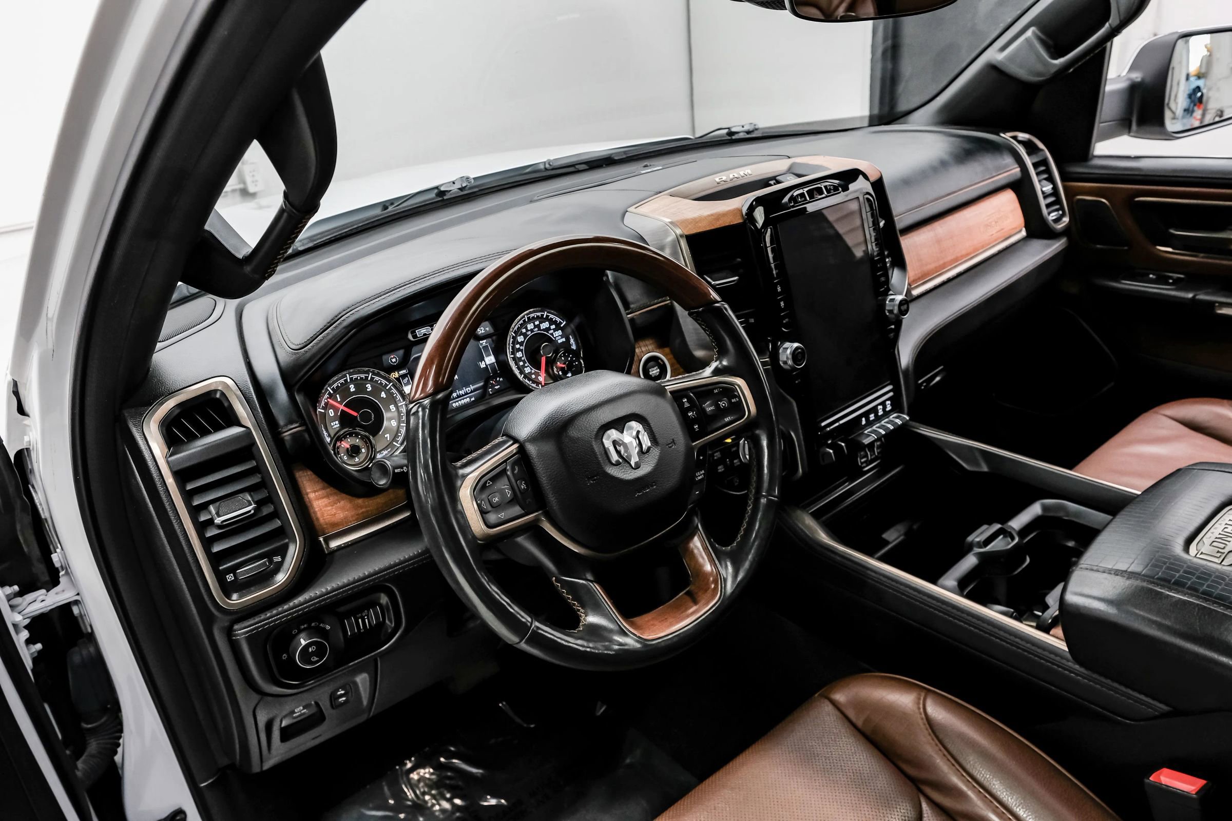 Used 2020 RAM 1500 Limited AWD/4WD image 21