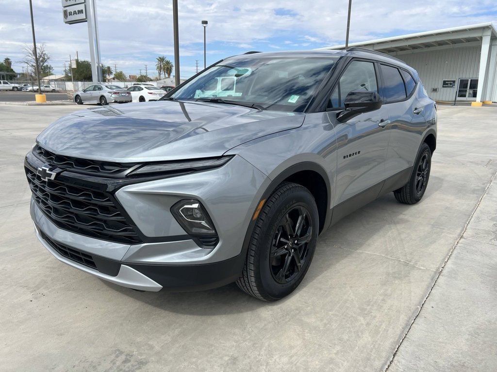 New 2025 Chevrolet Blazer LT image 1
