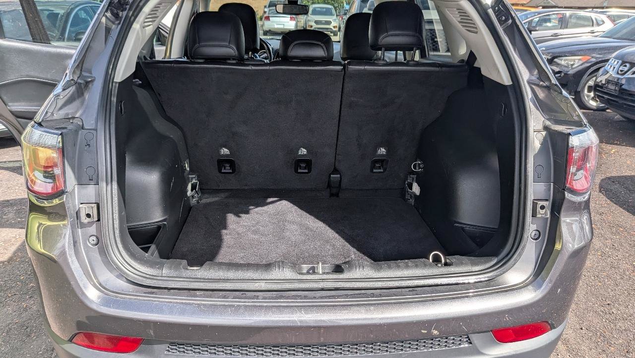 Used 2018 Jeep Compass Latitude AWD/4WD image 12