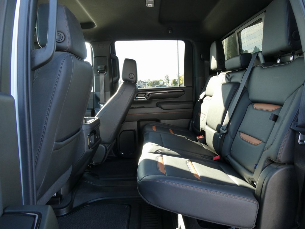 Used 2024 GMC Sierra 2500 AT4 w/ Technology Package image 18