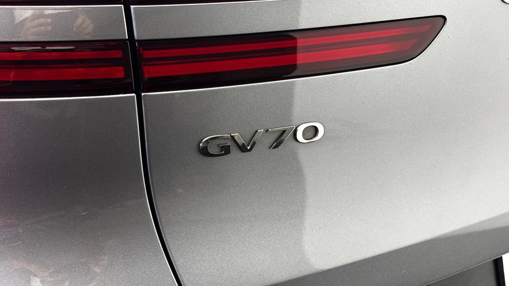 Used 2023 Genesis GV70 3.5T Sport w/ Sport Prestige Package AWD/4WD image 7