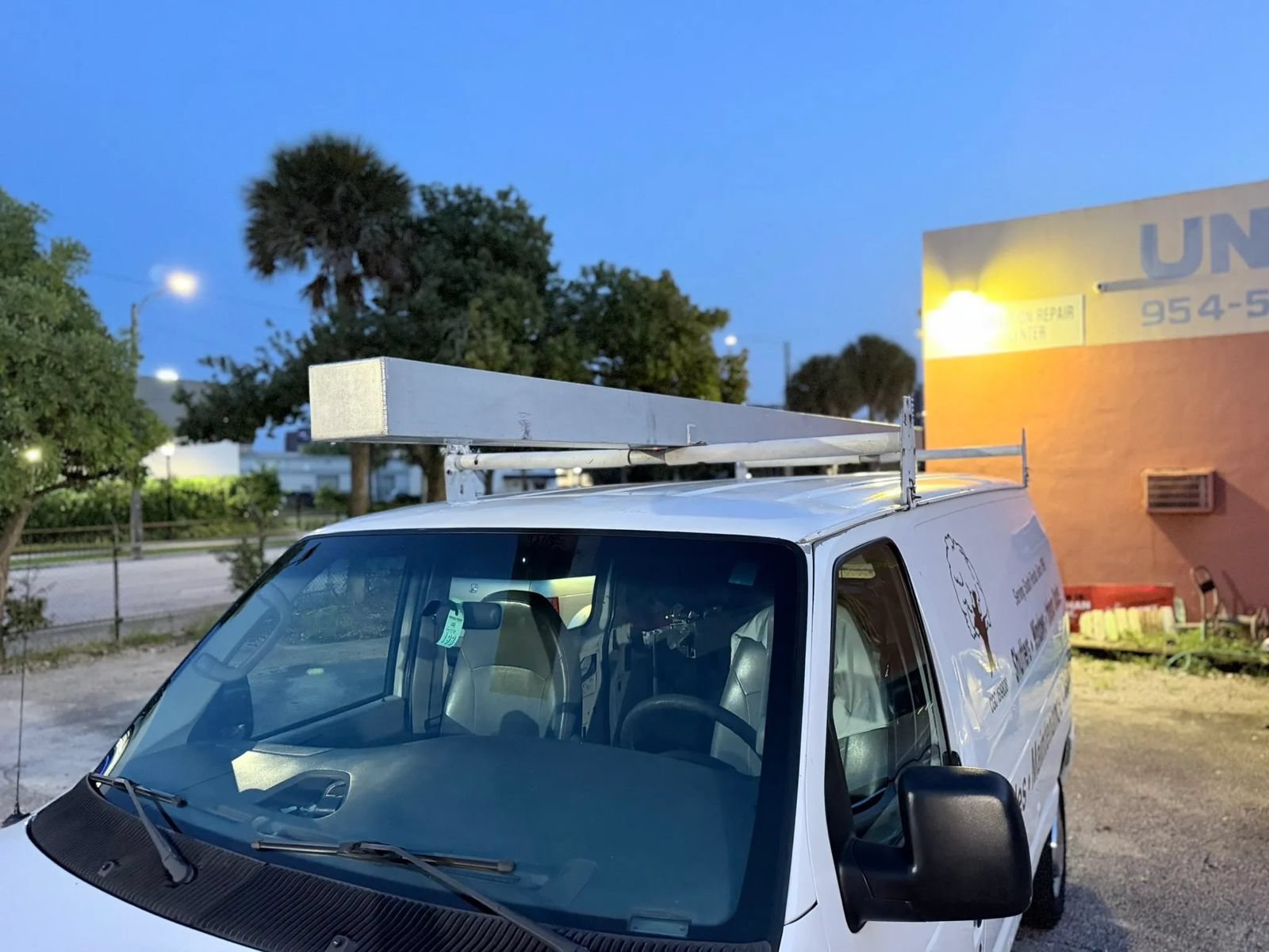 Used 2006 Ford E-250 and Econoline 250 RWD image 12