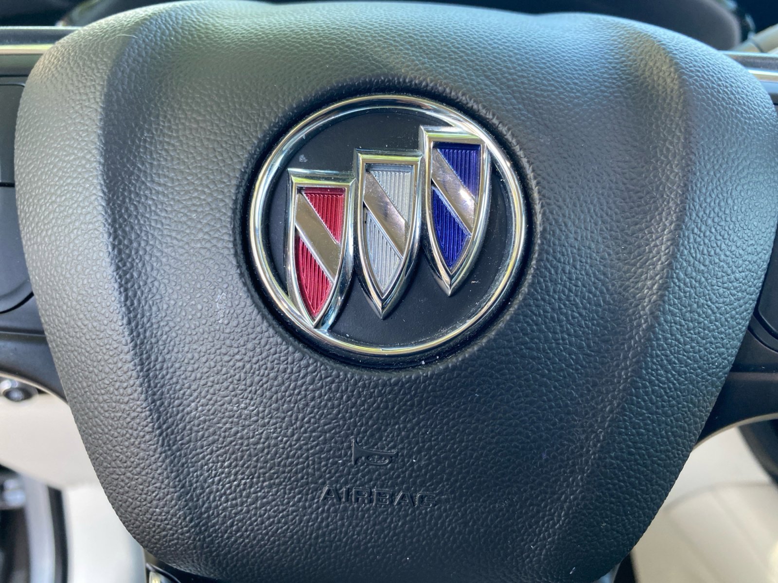 Used 2023 Buick Envision Preferred image 25