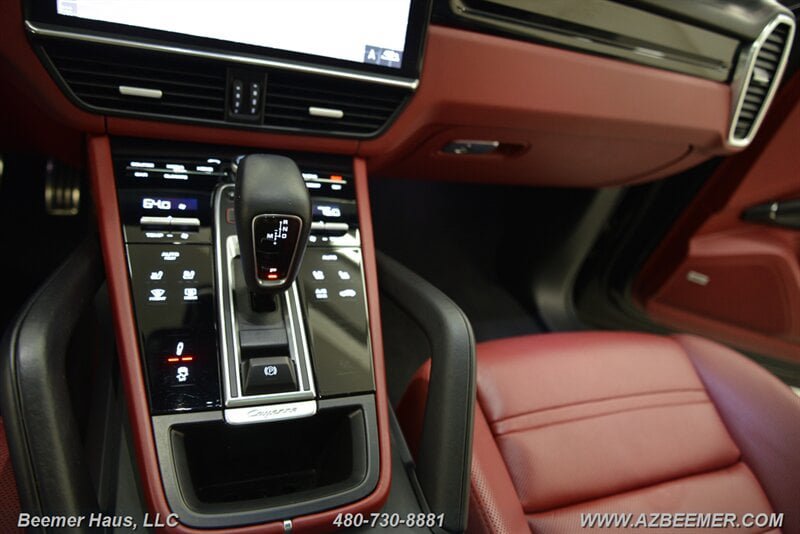 Used 2021 Porsche Cayenne S AWD/4WD image 37