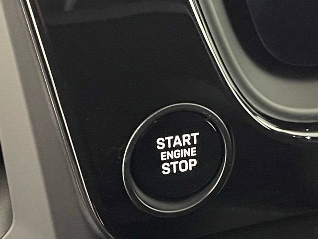 Used 2025 Porsche Cayenne GTS image 33