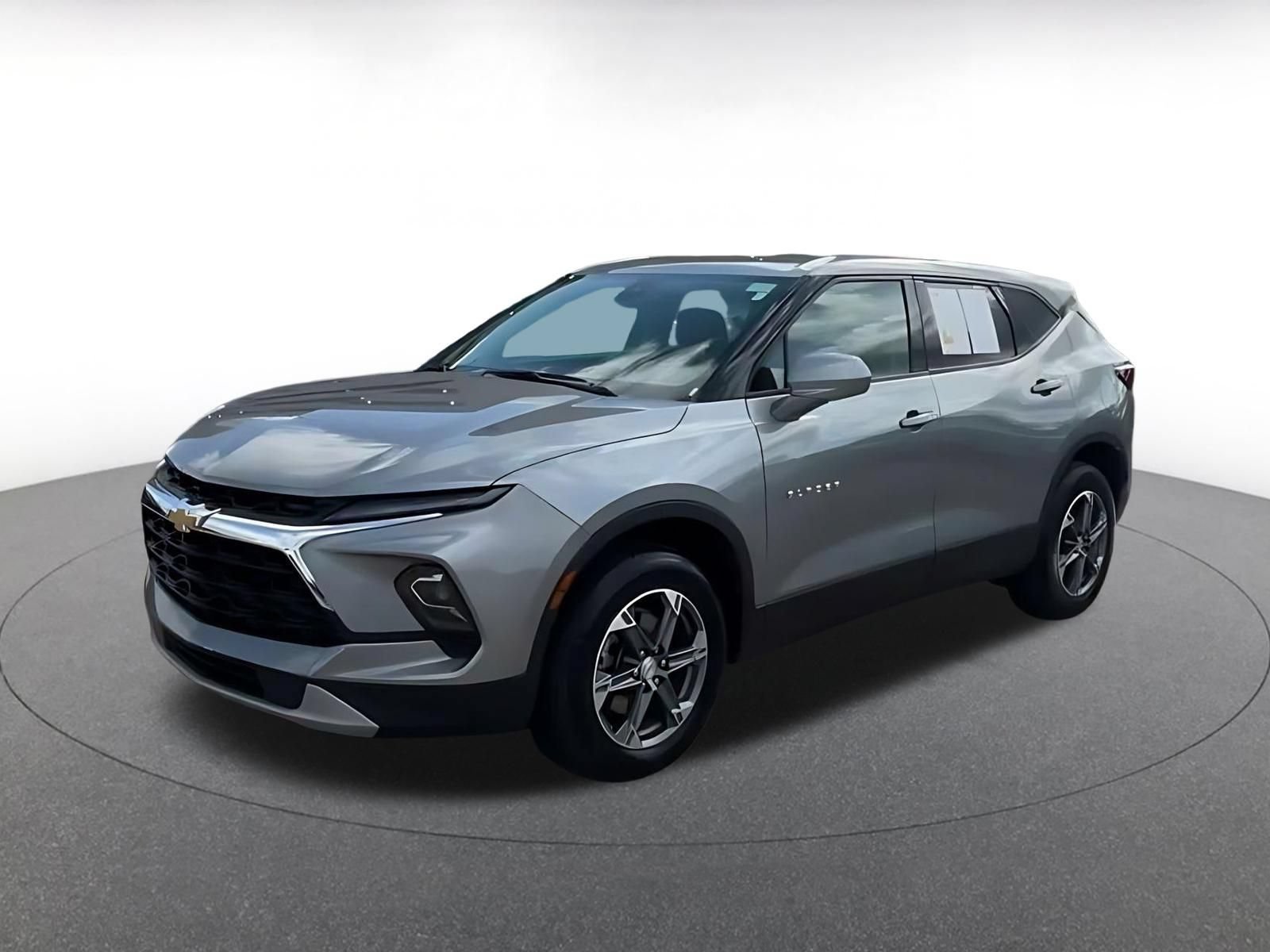 Used 2026 Chevrolet Blazer LT FWD image 6