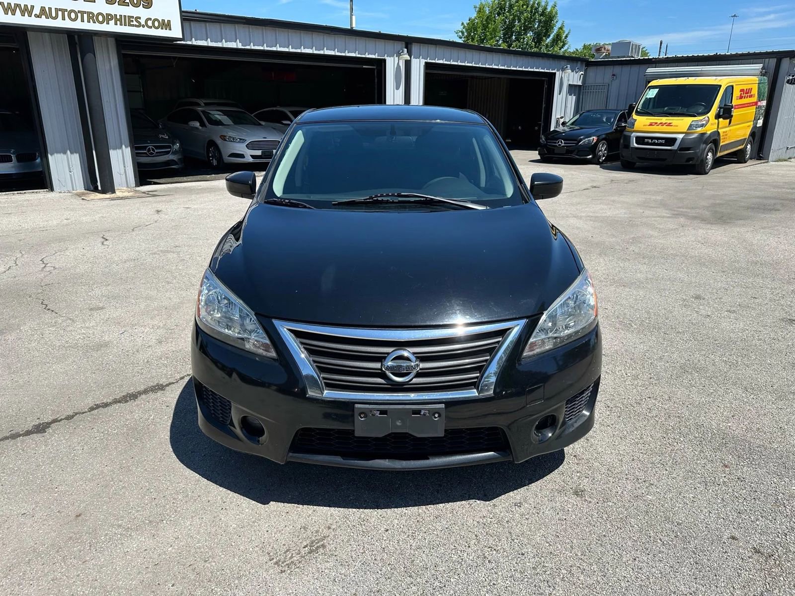 Used 2013 Nissan Sentra SR w/ Protection Pkg FWD image 2