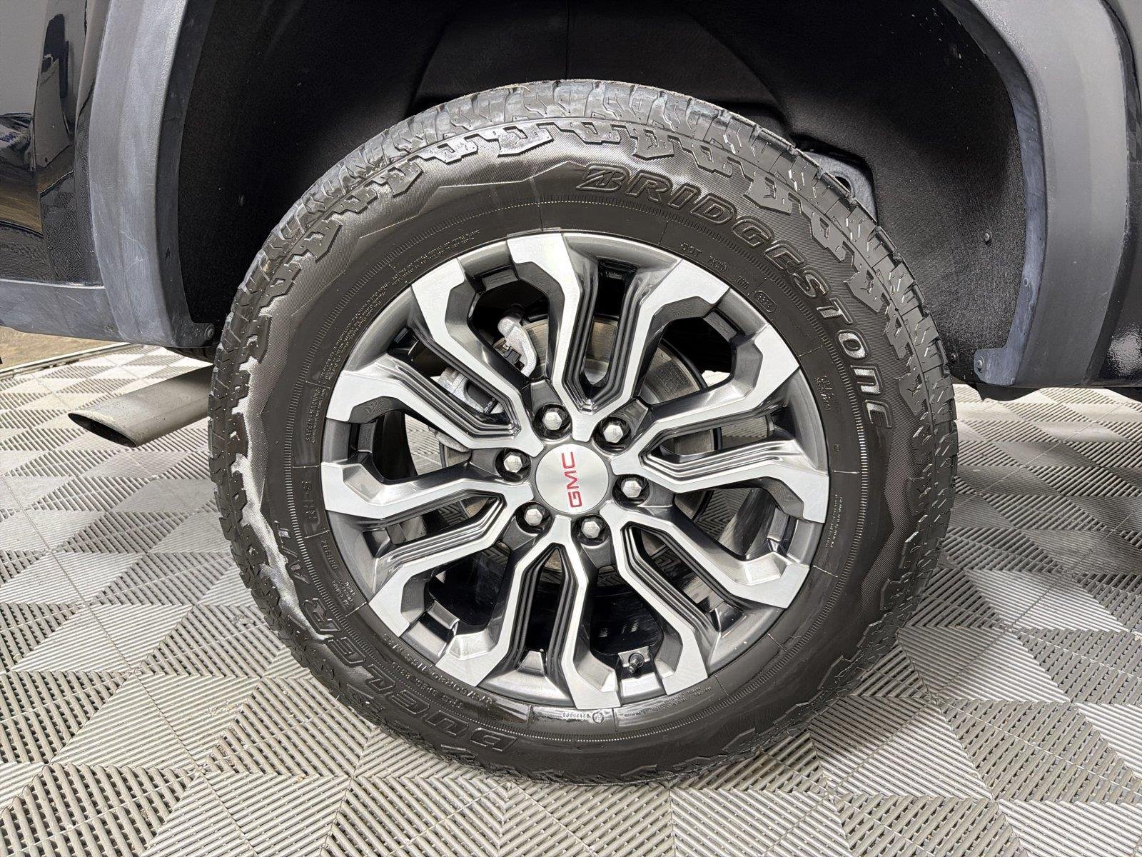 Used 2024 GMC Canyon Denali AWD/4WD image 15