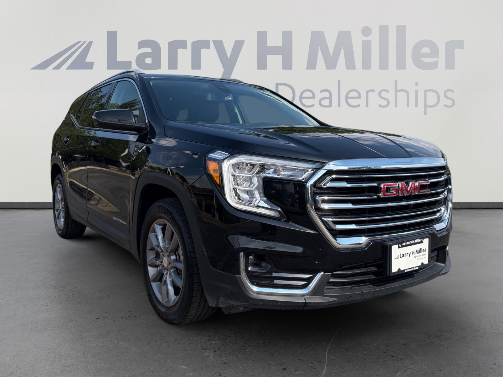 Used 2024 GMC Terrain SLT AWD/4WD image 7
