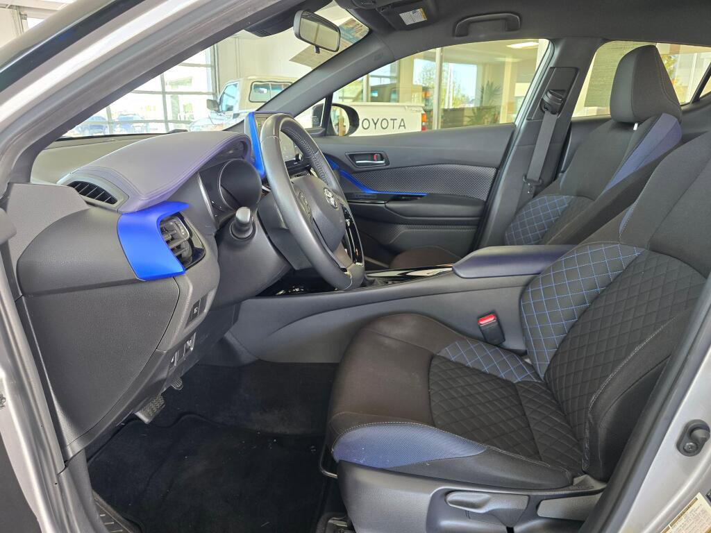 Used 2020 Toyota C-HR XLE image 21