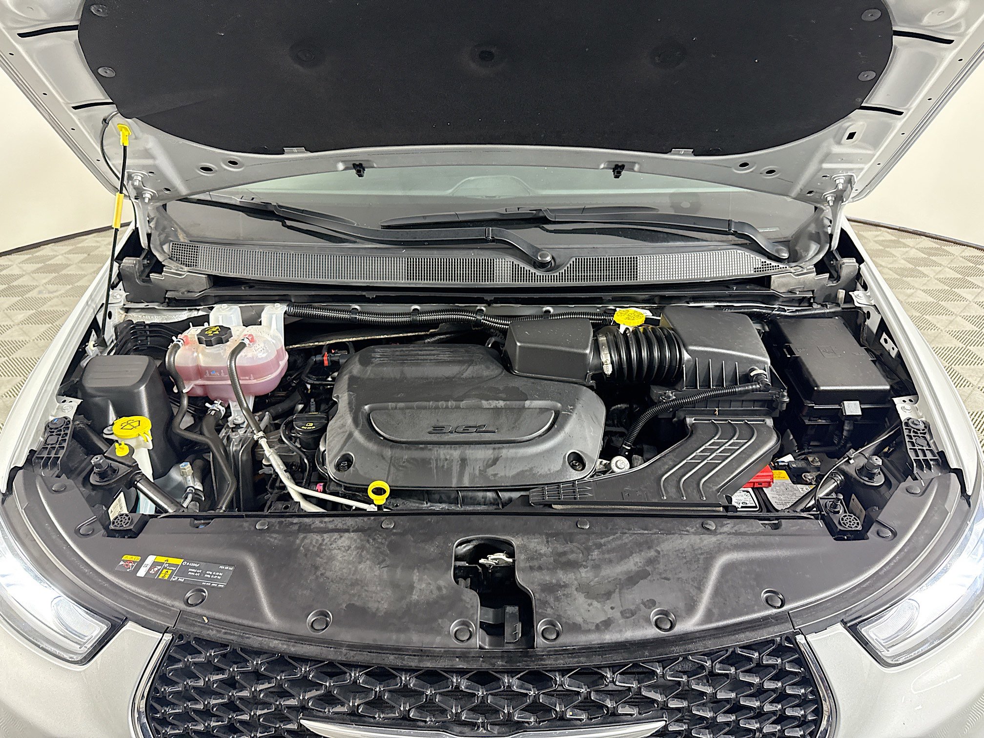 Used 2024 Chrysler Pacifica Touring-L image 37