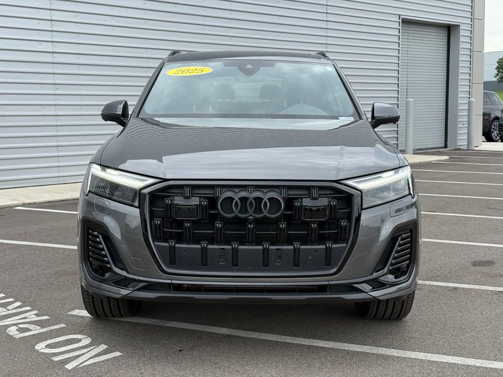 Used 2025 Audi Q7 2.0T Premium Plus w/ Premium Plus Package AWD/4WD image 2
