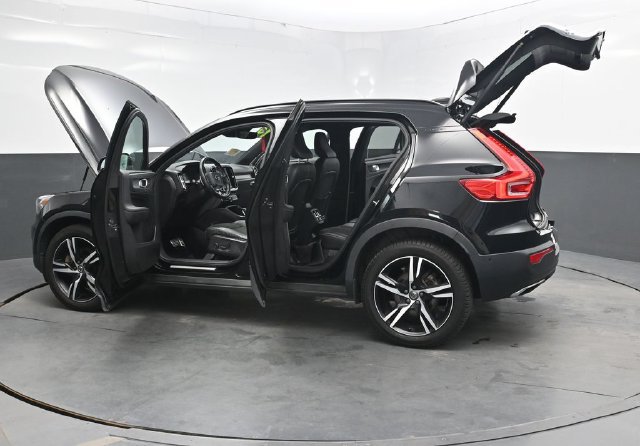 Used 2019 Volvo XC40 T5 R-Design AWD/4WD image 40