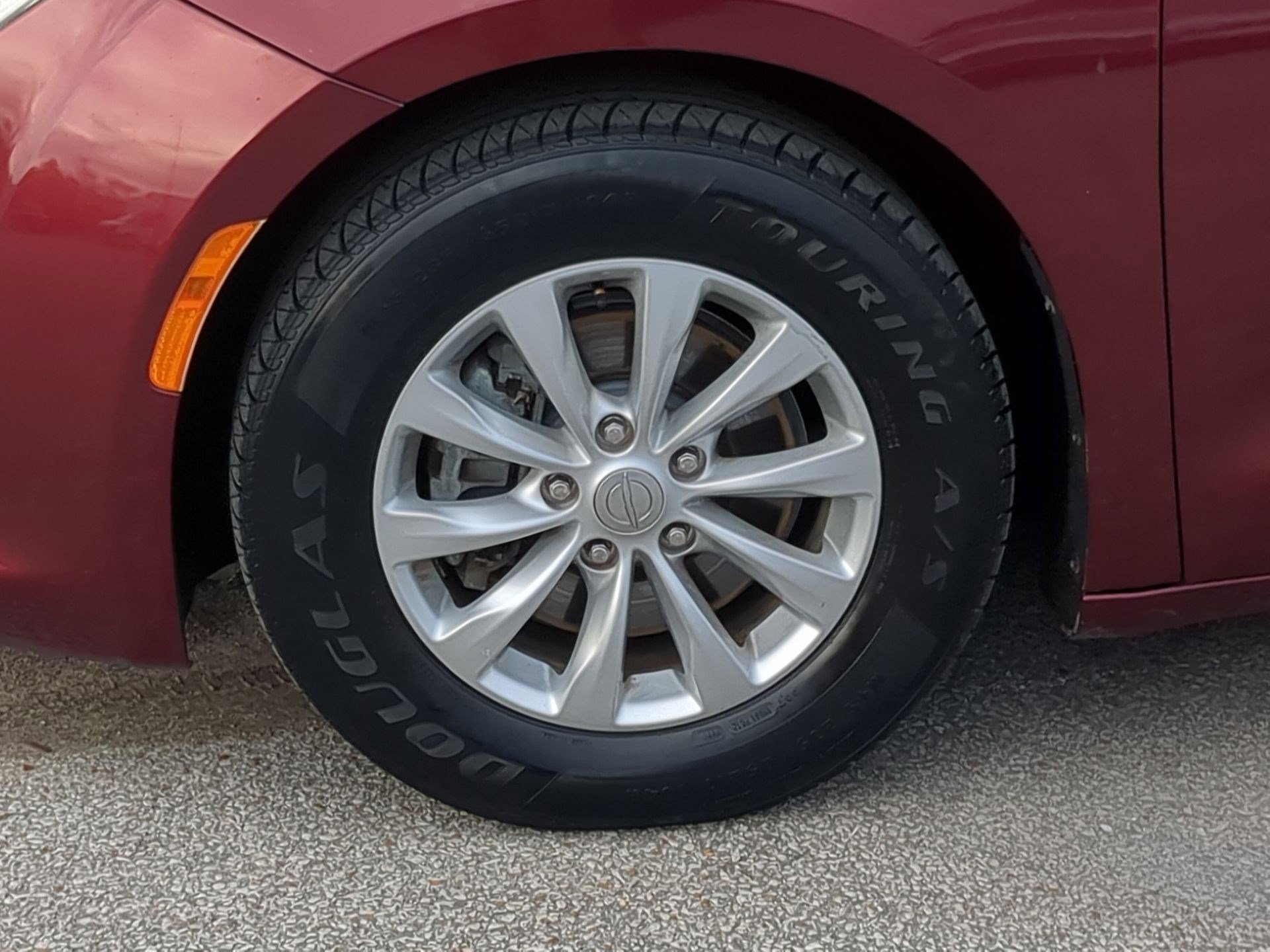 Used 2017 Chrysler Pacifica Touring-L image 10