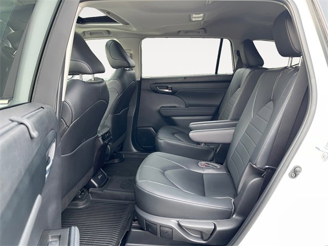 Used 2023 Toyota Highlander XLE image 13