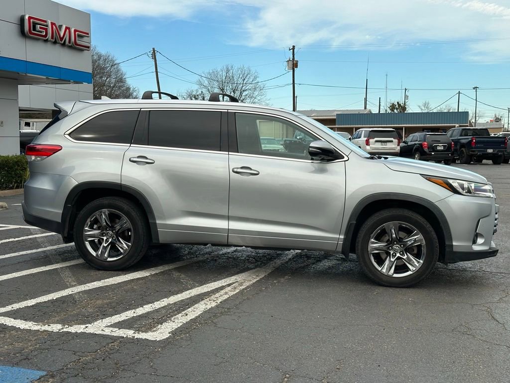 Used 2019 Toyota Highlander Limited Platinum image 4