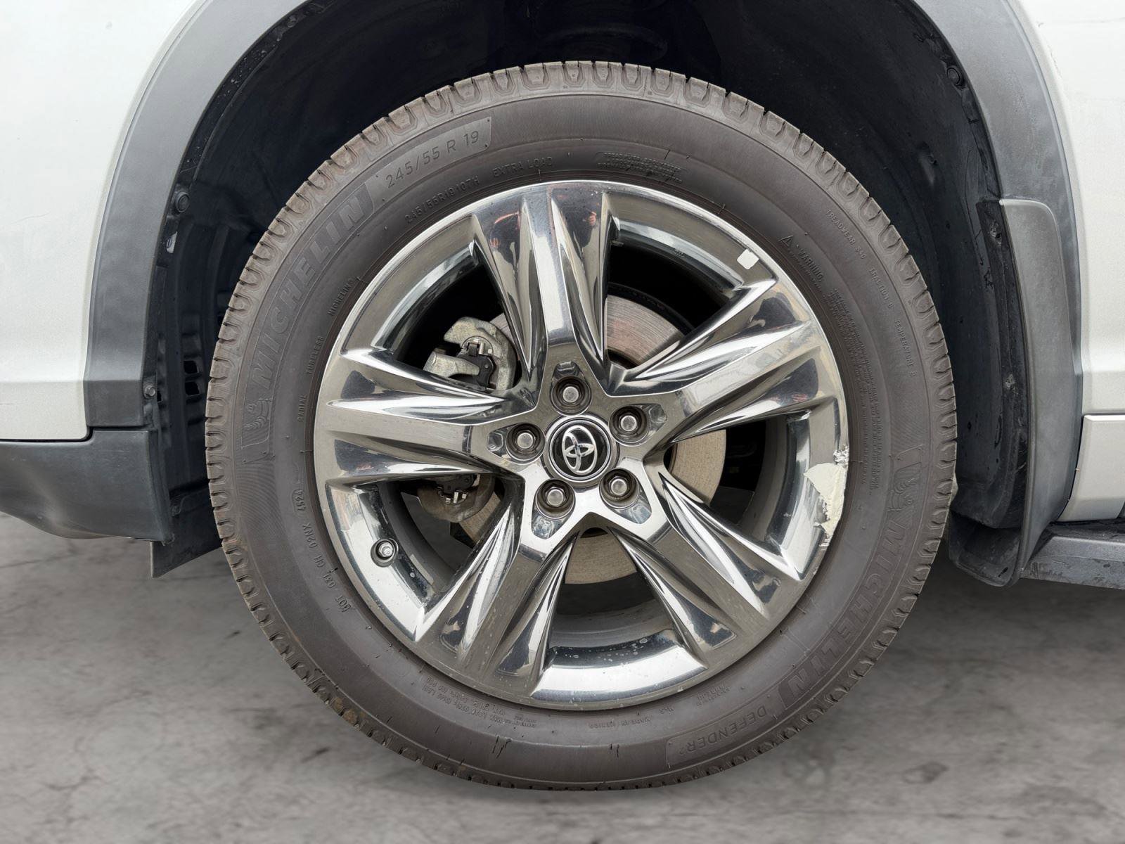 Used 2017 Toyota Highlander Limited Platinum image 8