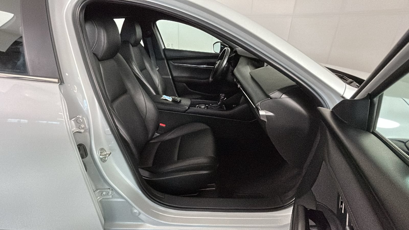 Used 2025 MAZDA MAZDA3 s Sport FWD image 34
