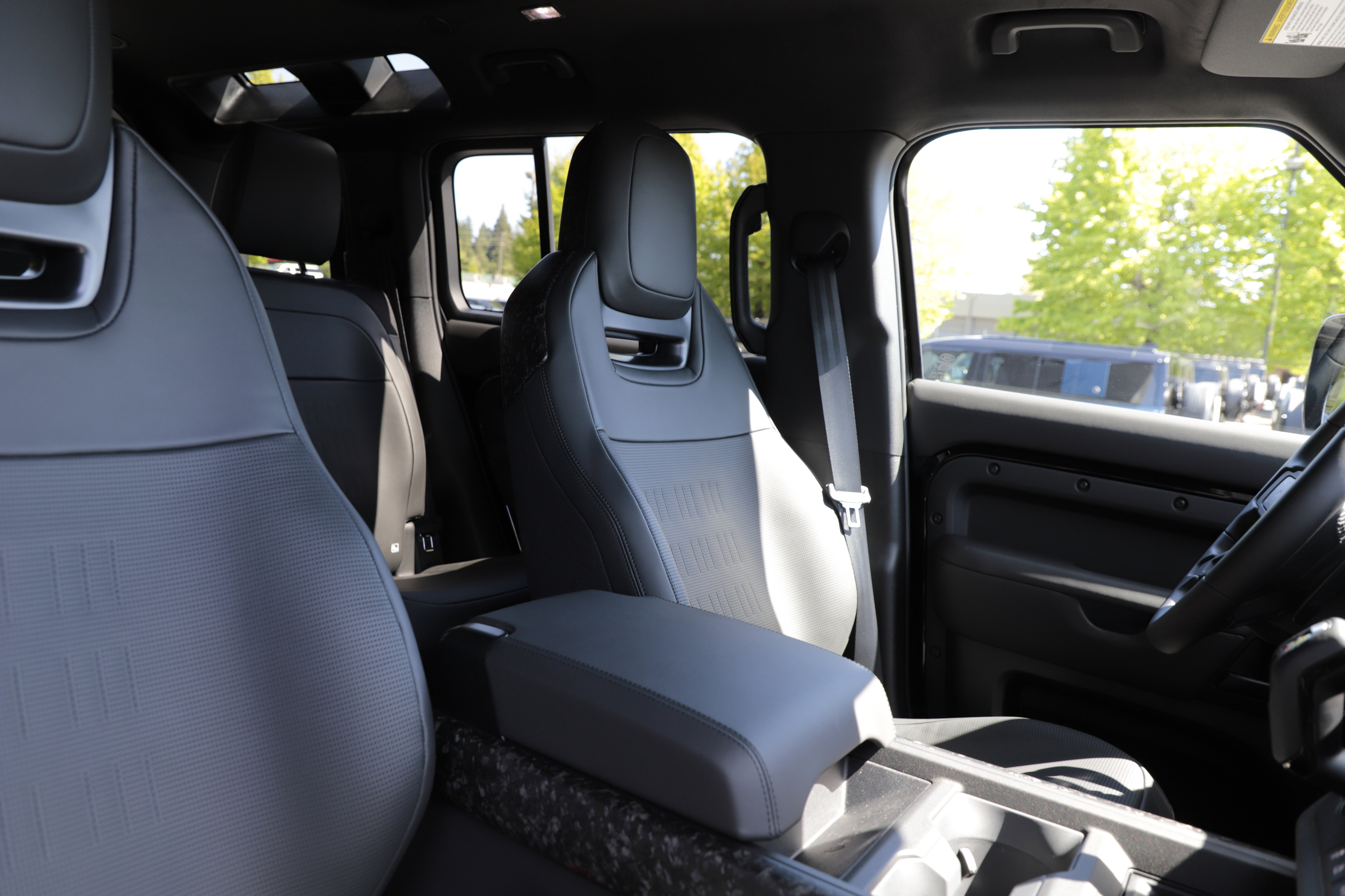 New 2026 Land Rover Defender 110 OCTA AWD/4WD image 12