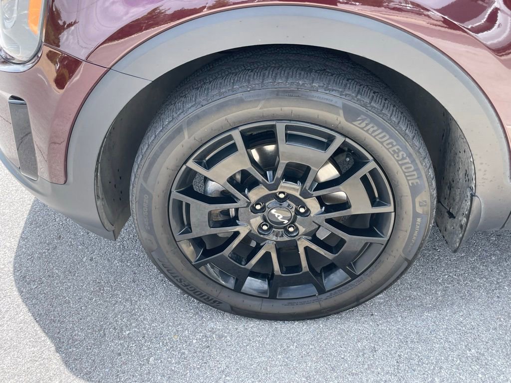 Certified 2022 Kia Telluride SX w/ Nightfall Edition Package AWD/4WD image 33