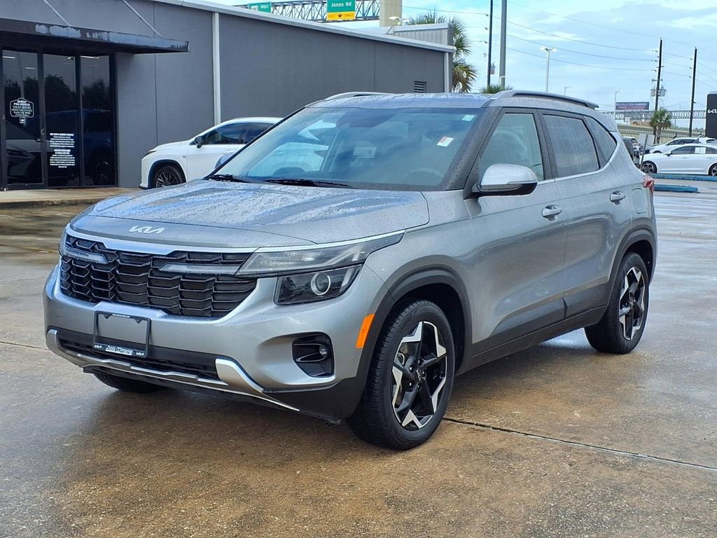 Used 2024 Kia Seltos EX FWD image 3