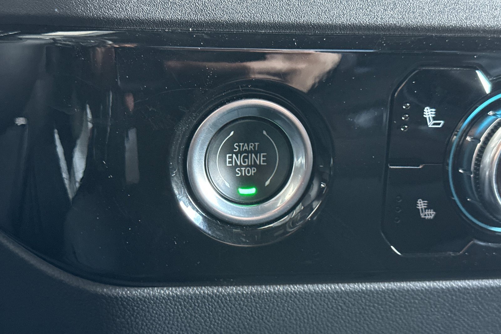 Used 2023 GMC Sierra 1500 Elevation w/ LPO, Elevation Black Package image 34