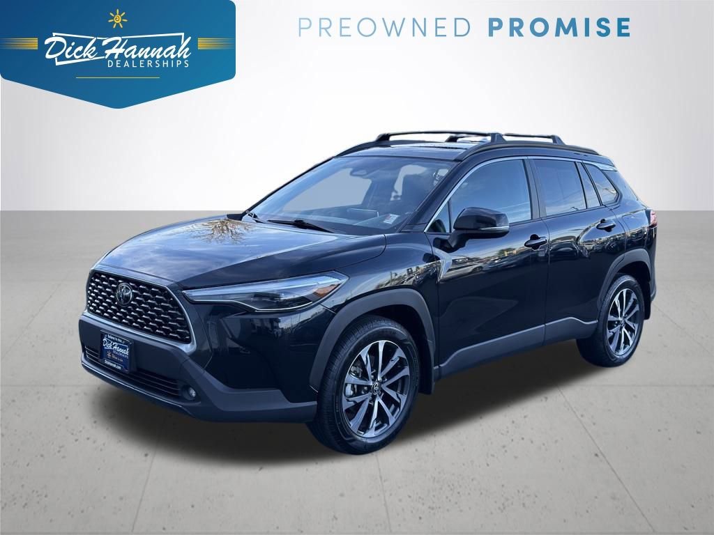 Used 2024 Toyota Corolla Cross XLE image 1