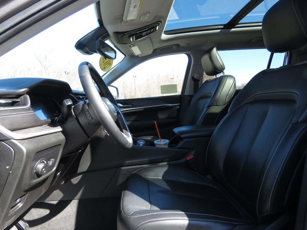 Used 2022 Jeep Grand Cherokee L Limited AWD/4WD image 10