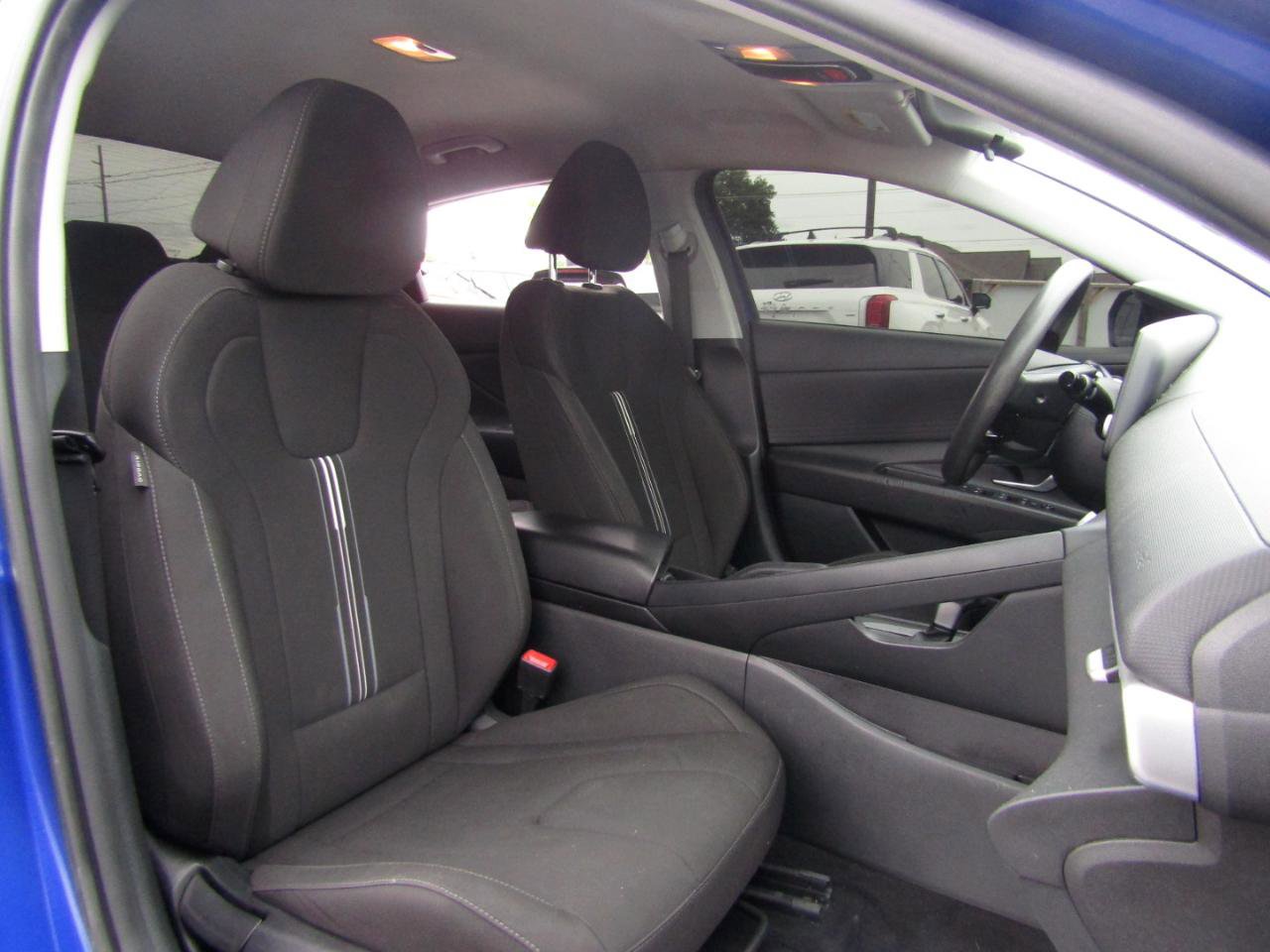 Used 2023 Hyundai Elantra SEL FWD image 23