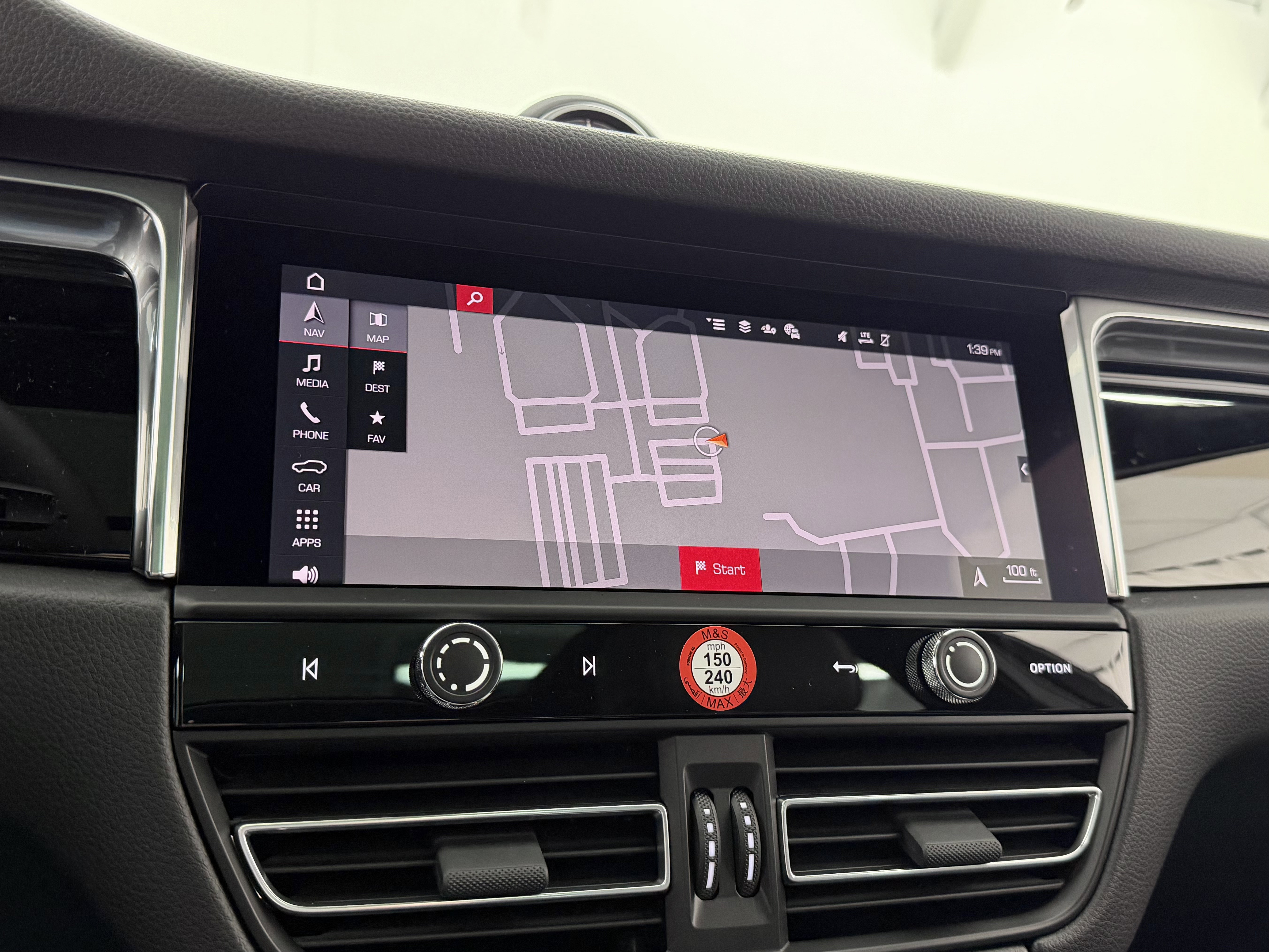 New 2026 Porsche Macan image 40