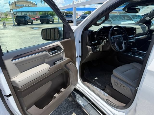 Used 2024 GMC Sierra 1500 SLT w/ SLT Premium Plus Package AWD/4WD image 15