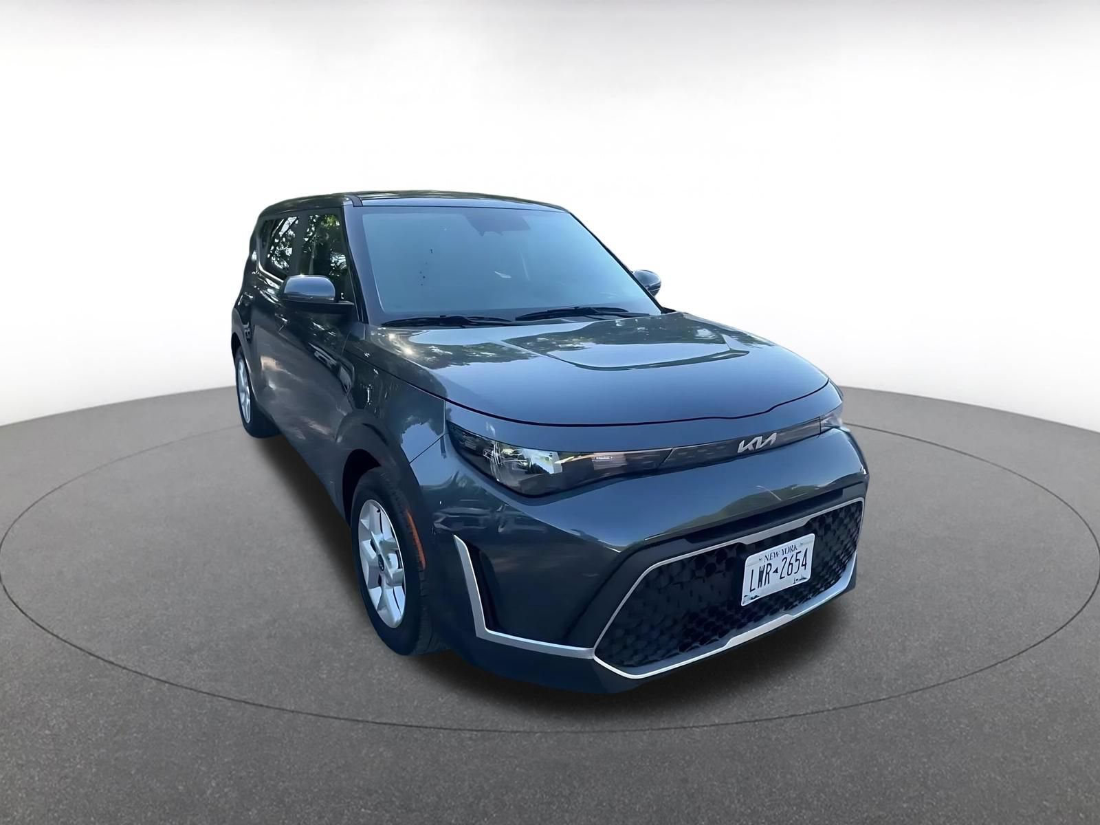 Used 2025 Kia Soul LX w/ LX Technology Package FWD image 3