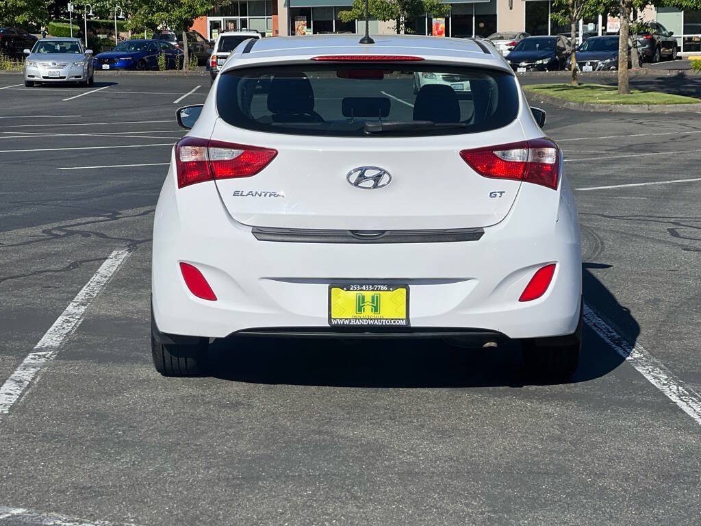 Used 2016 Hyundai Elantra GT FWD image 4