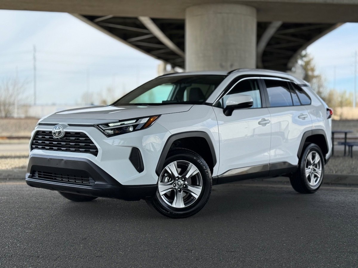 Used 2023 Toyota RAV4 XLE w/ Convenience Package AWD/4WD image 7