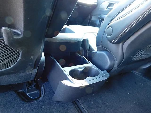 Used 2025 Chrysler Pacifica Select FWD image 11
