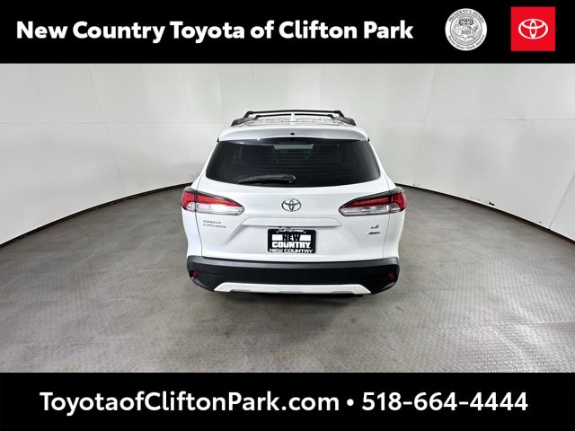 Used 2022 Toyota Corolla Cross LE image 4