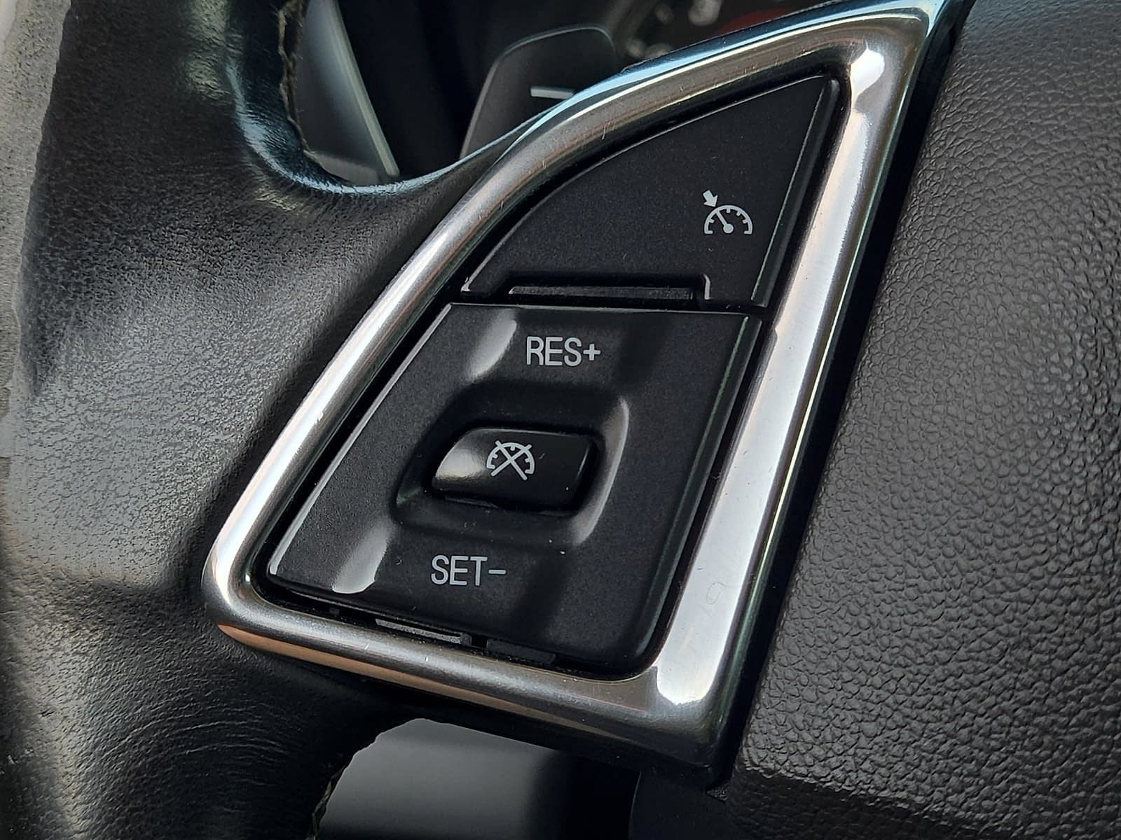 Used 2023 Chevrolet Camaro LT RWD image 18