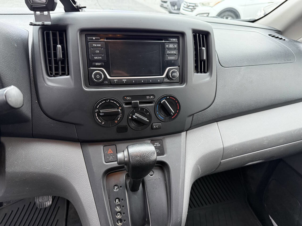 Used 2019 Nissan NV200 S image 25