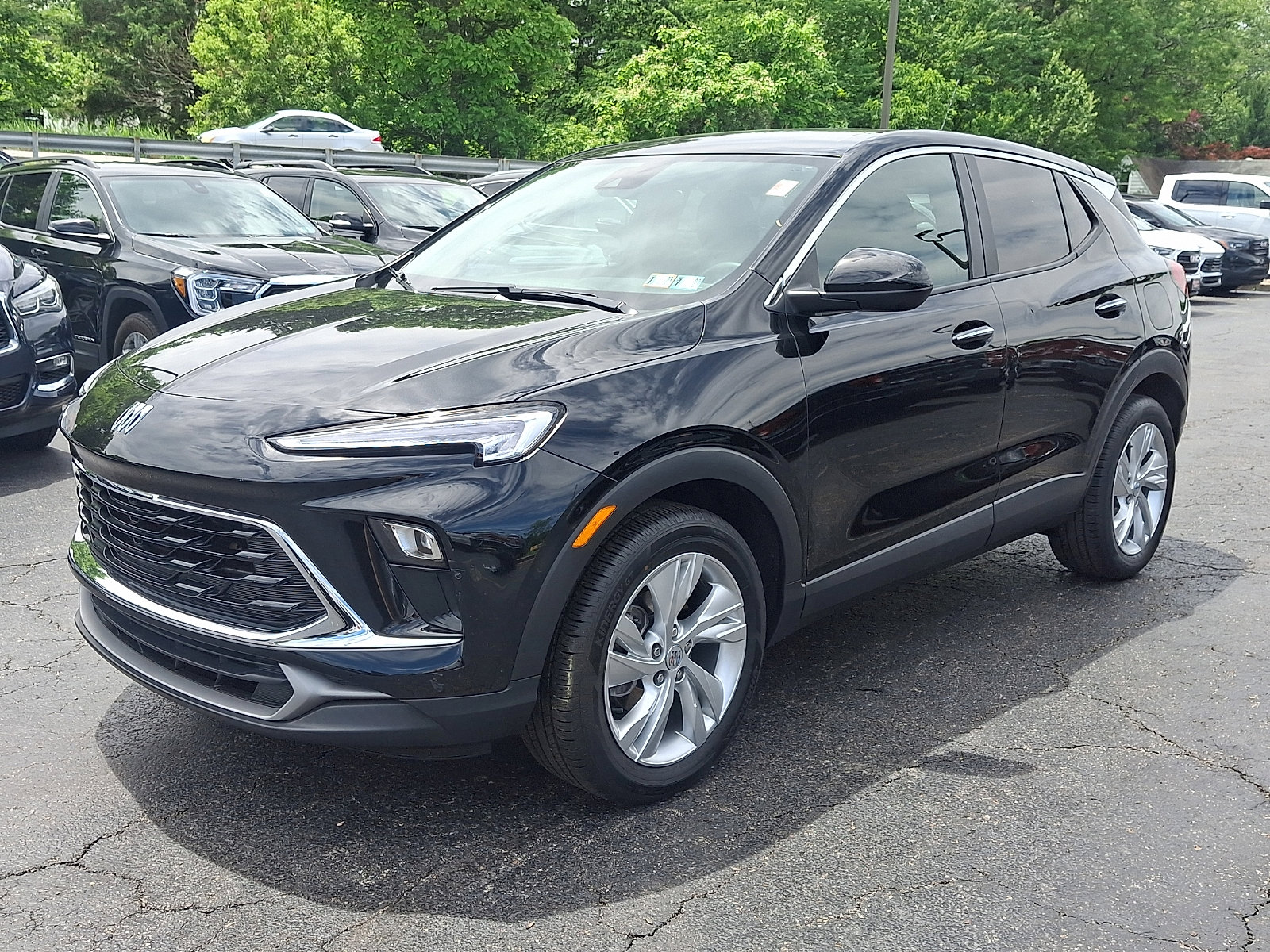 Used 2024 Buick Encore GX Preferred w/ Comfort Package FWD image 3