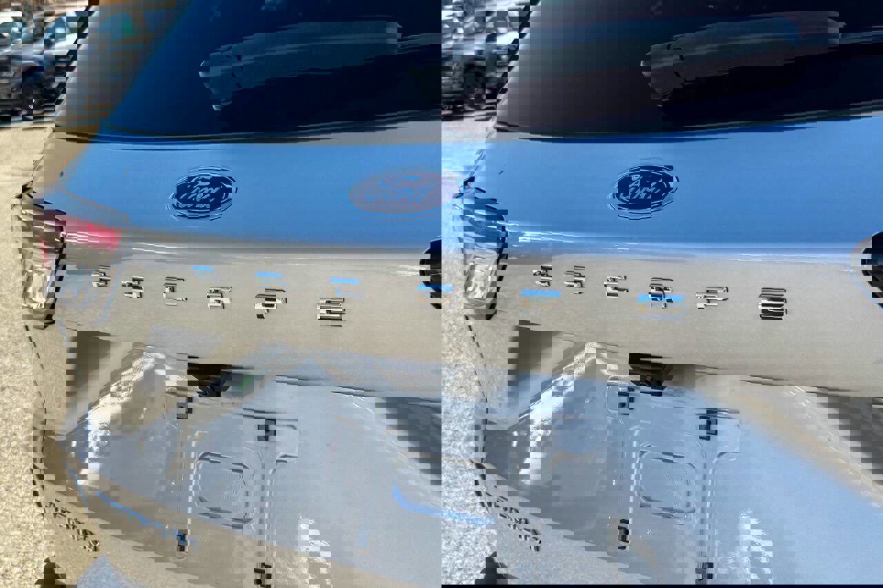 Used 2020 Ford Escape Titanium image 14