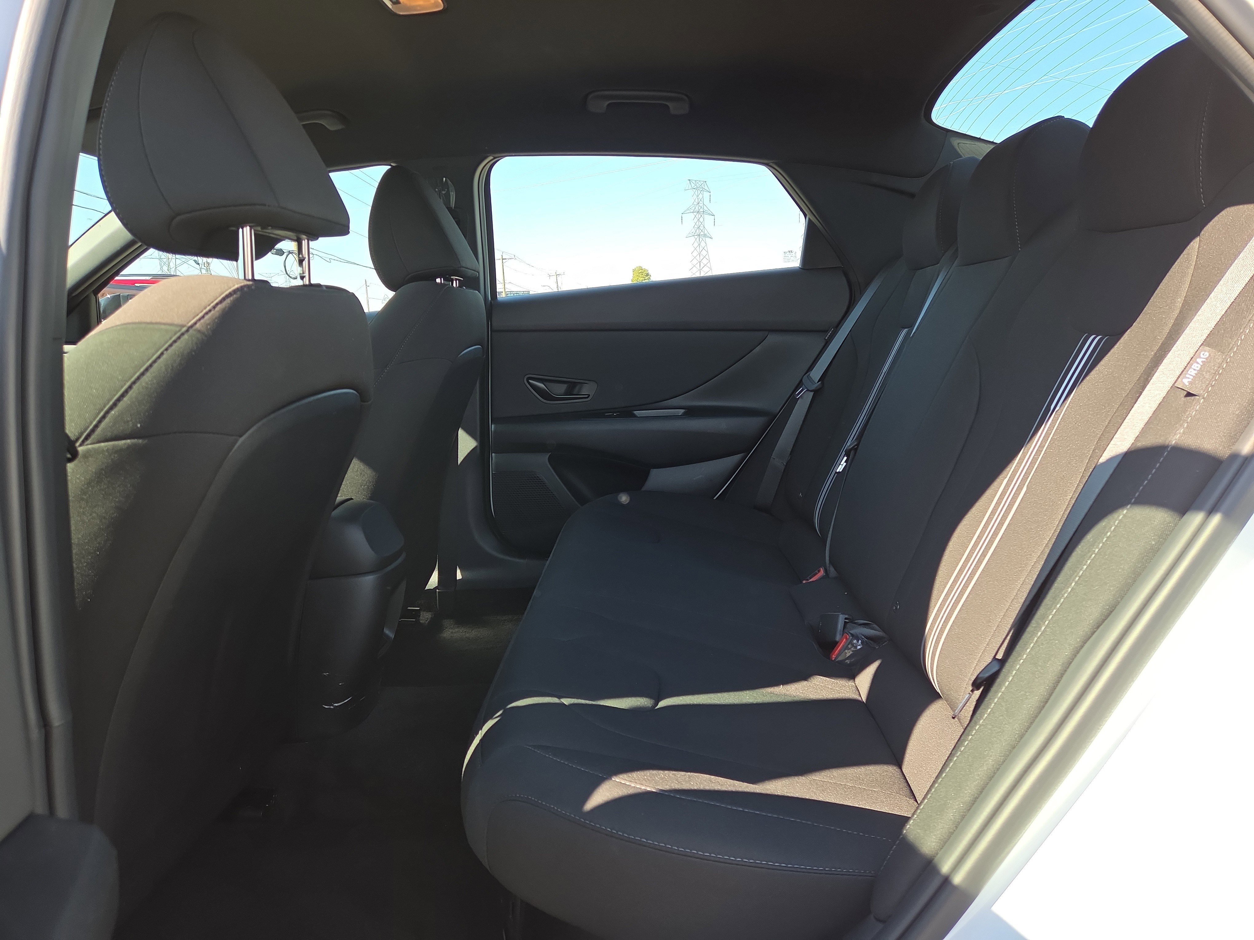 Used 2025 Hyundai Elantra SEL w/ Cargo Package image 8