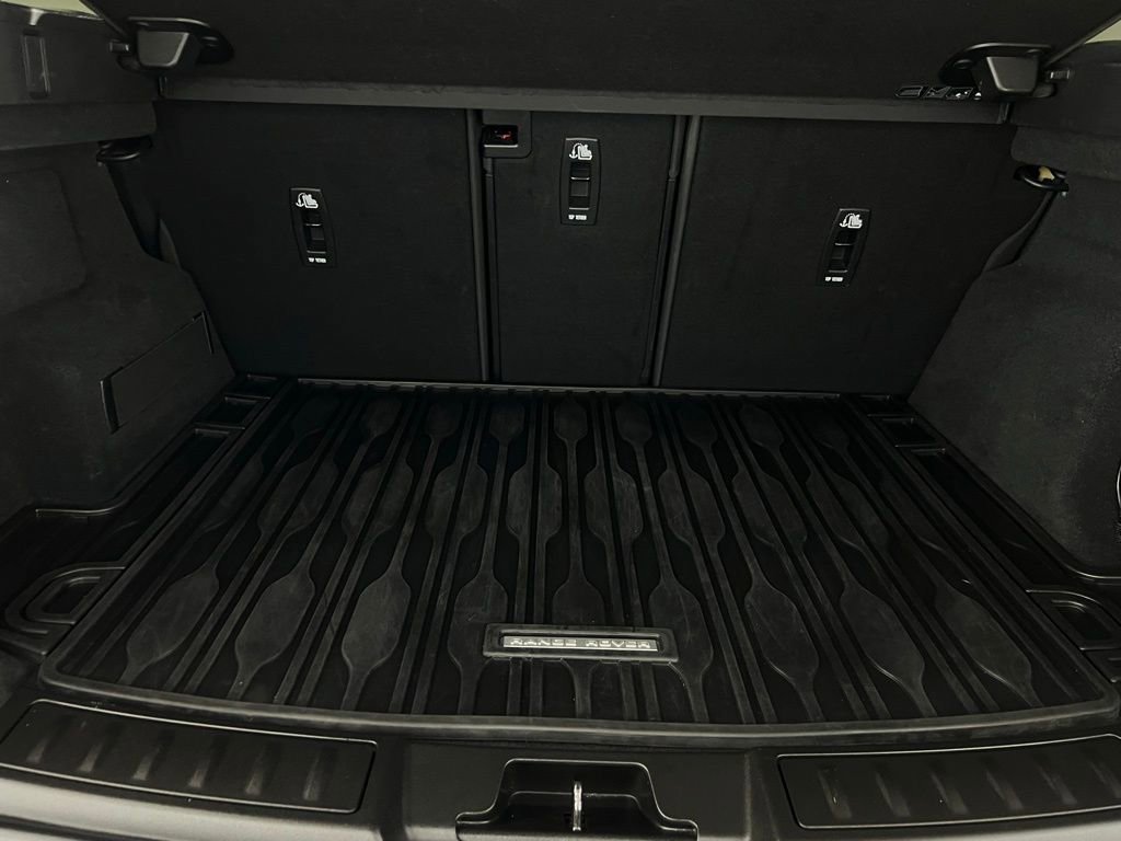 Used 2023 Land Rover Range Rover Evoque S image 29