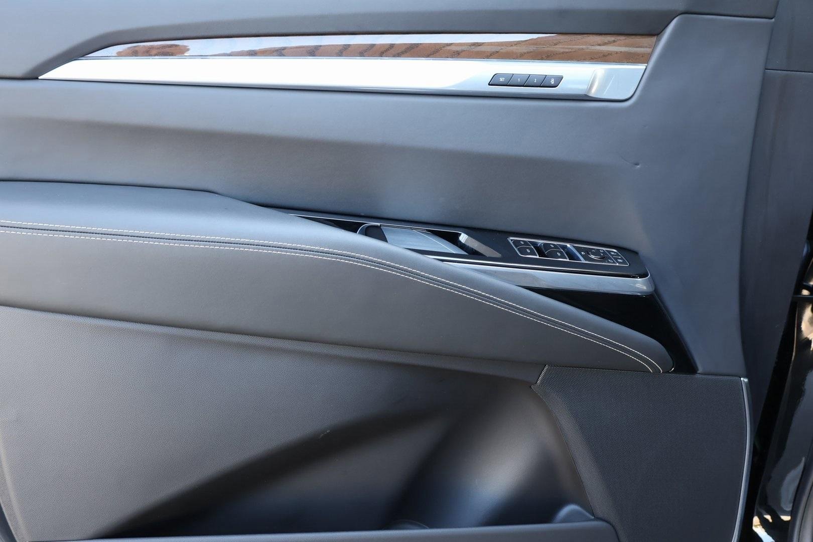 Used 2025 Cadillac Escalade Sport Platinum w/ LPO, ONYX Package image 11